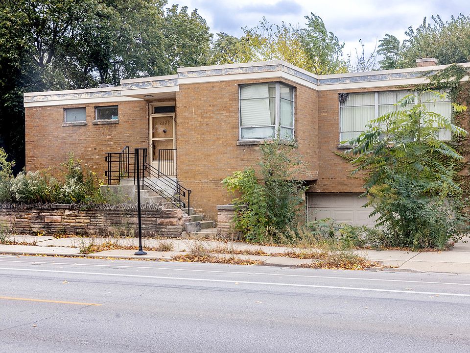 2nd image of 2223 E 83rd St