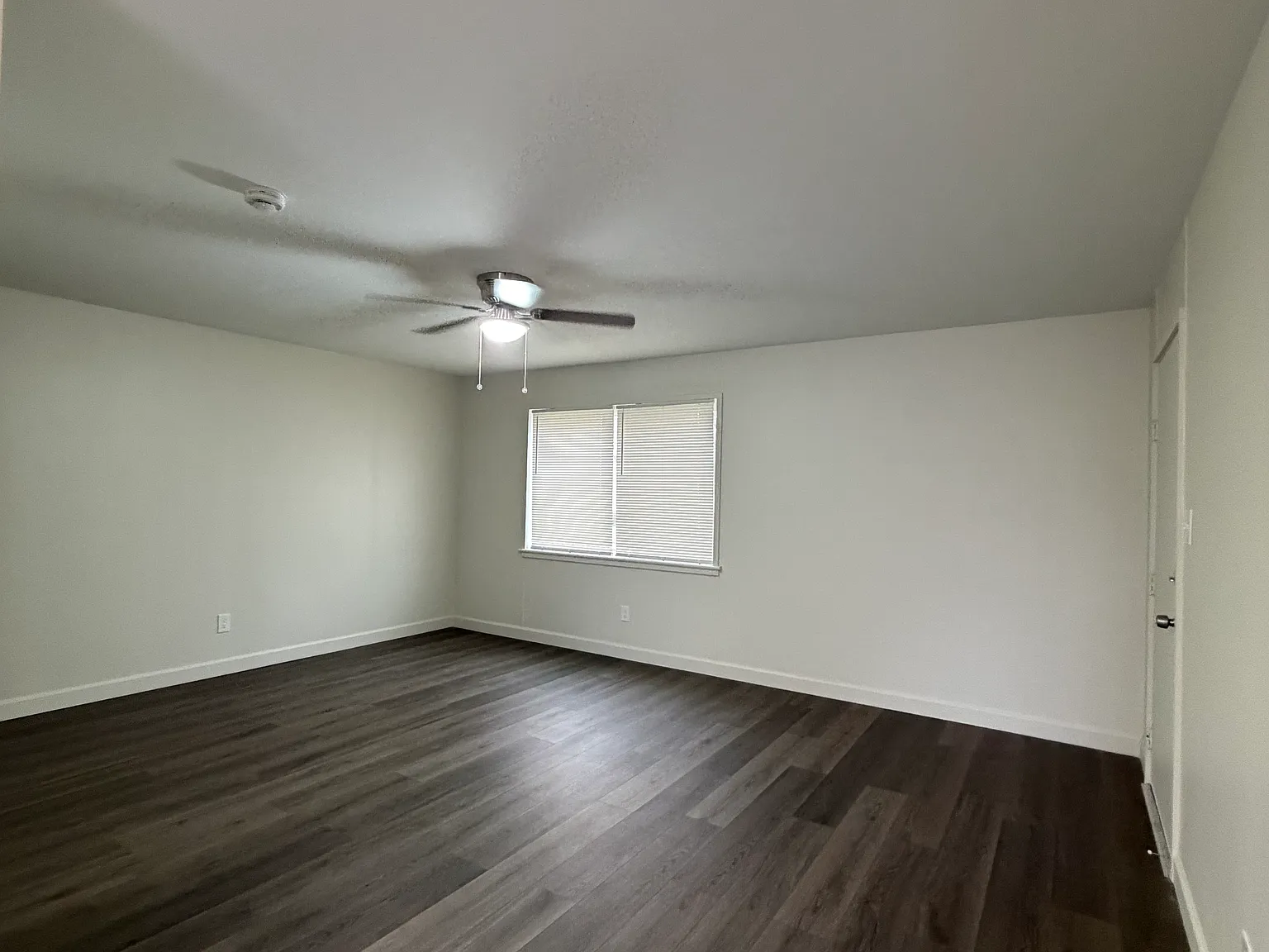 Studio, $840 — Photo 3