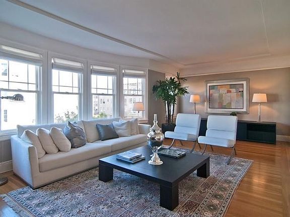 2nd image of 415 Divisadero St