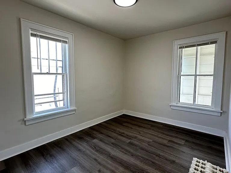 113 S Monroe Ave — Photo 21