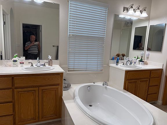 Tub in master bath