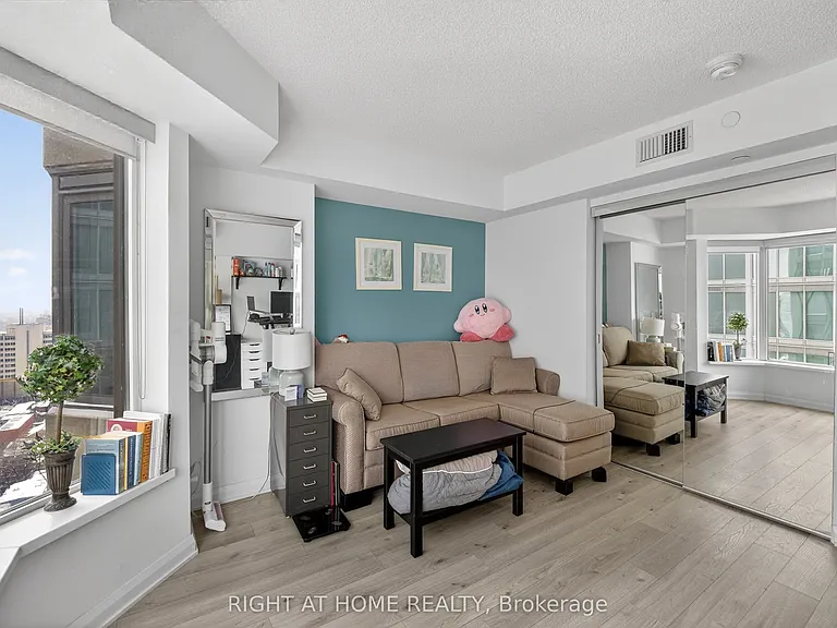 155 Yorkville Ave #2512 — Photo 8