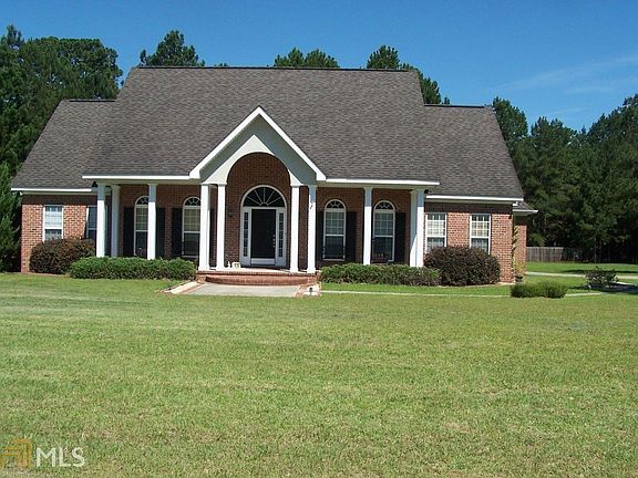 2nd image of 1703 Berkshire Ln