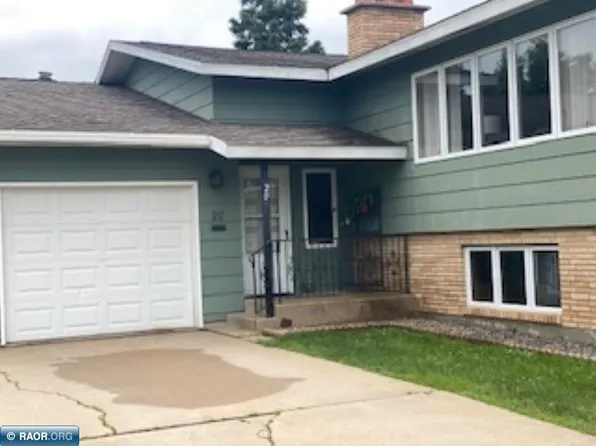 20 9th St NE #1/2, Chisholm, MN 55719