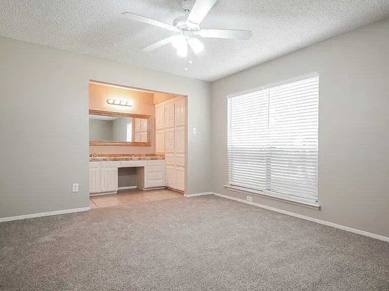 618 Thornwood Trl — Photo 10