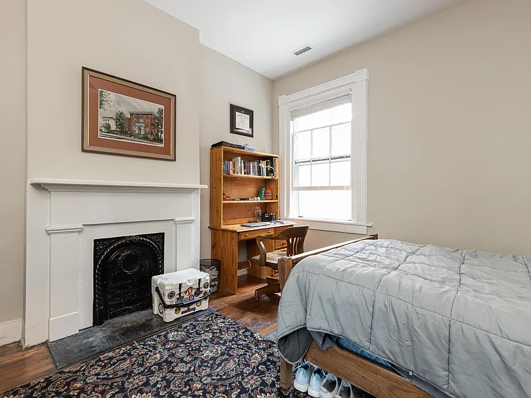 2406 E Clay St #B — Photo 7