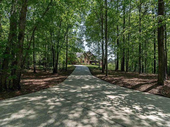 3rd image of 381 Dogwood Lakes Dr