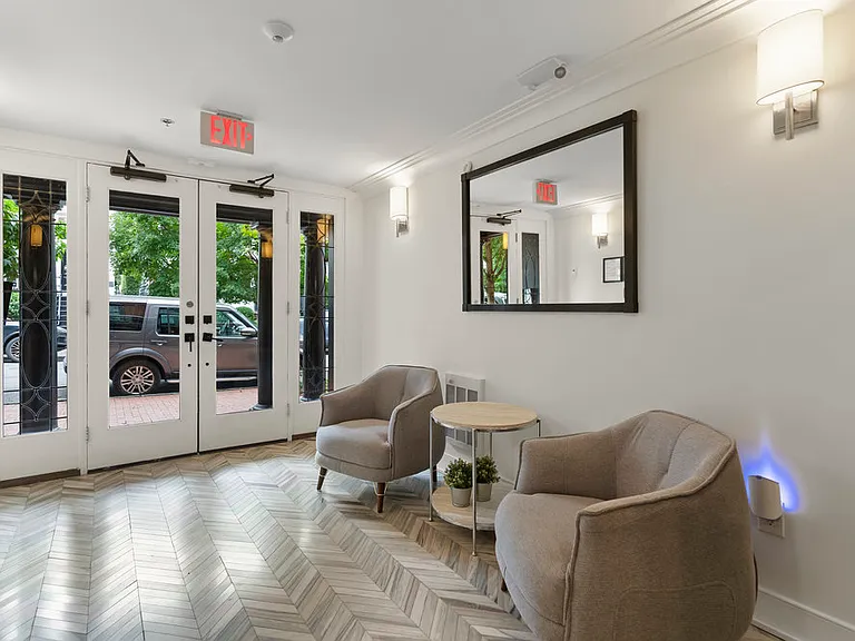 3016 Dumbarton St NW #401 — Photo 3