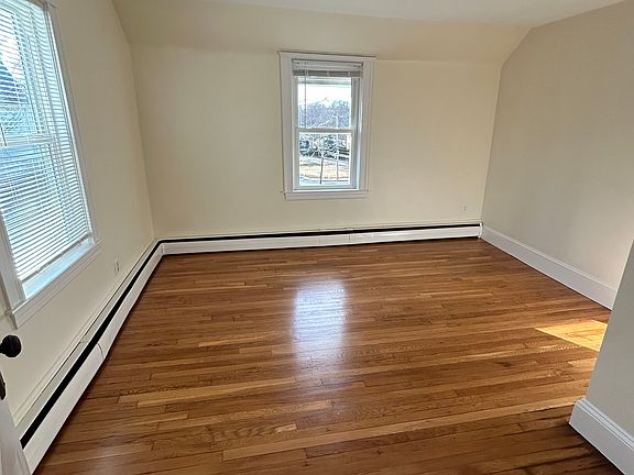 4th image of 114 Town Hill St #2