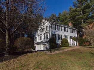 11 Downing St, Walpole, MA 02081