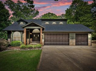 62 Forest Spring Dr, Eureka, MO 63025