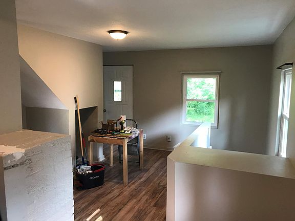 2nd image of 121 Barnes Ave