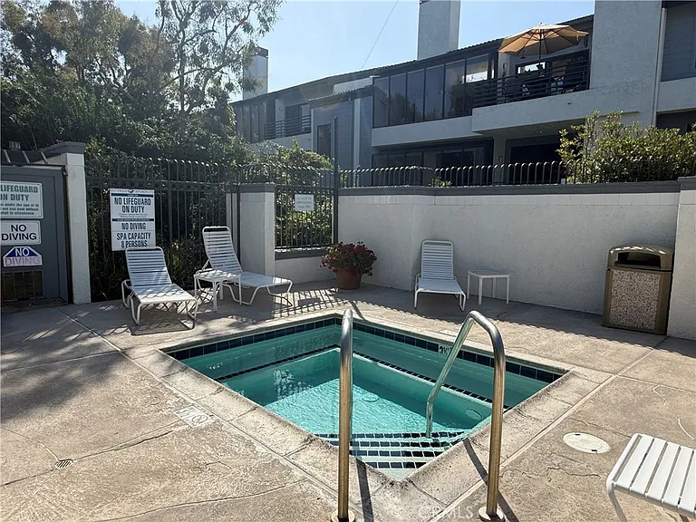 200 Paris Ln #210 — Photo 30