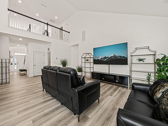 3rd image of 25 Shining Amber Way