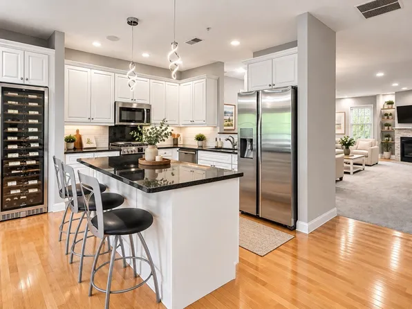 201 Victory Rd, Quincy, MA 02171