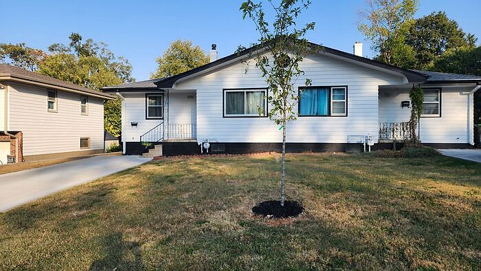 1st image of 3521 S 49th St