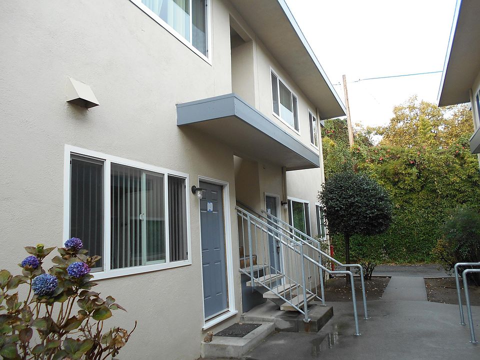 1st image of 324 Lincoln St APT 15