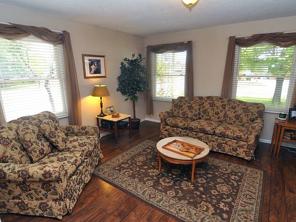 Main level - living room