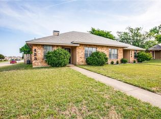 435 Warbler Dr, Desoto, TX 75115