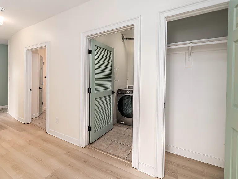 2221 Pretty Lake Ave — Photo 14