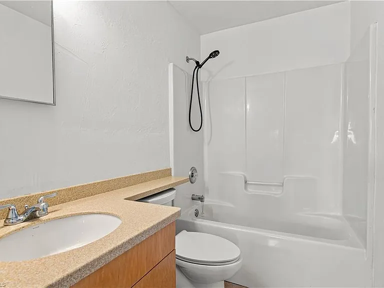 612 Santa Barbara Blvd — Photo 22