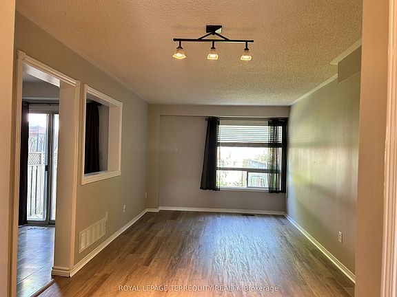 5th image of 129 Trewin Ln