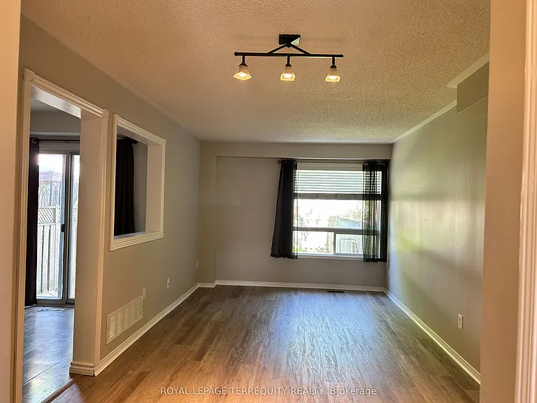 129 Trewin Ln — Photo 5