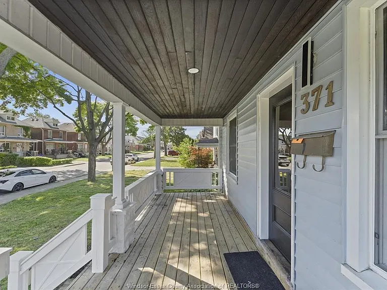 371 Curry Ave — Photo 7