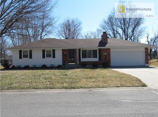 118 SE Moore St, Blue Springs, MO 64014