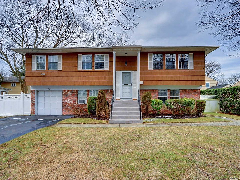 1st image of 572 Waverly Pl