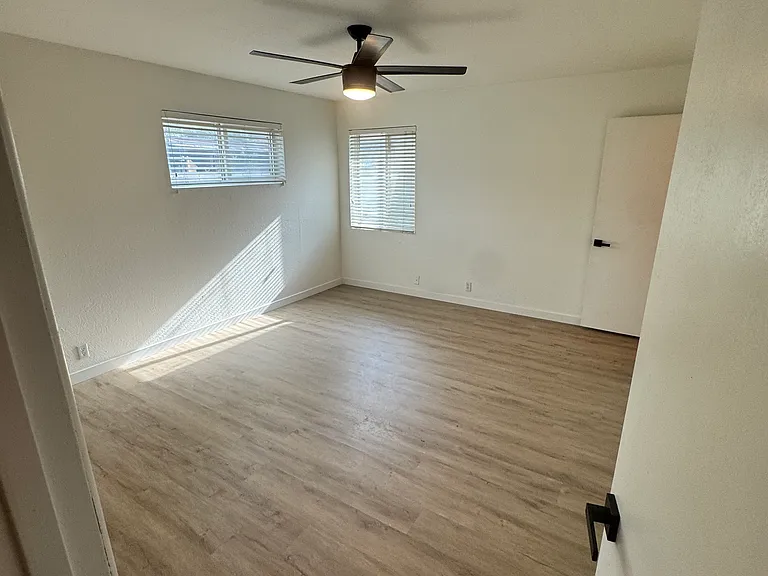 3140 N 6th Ave — Photo 12