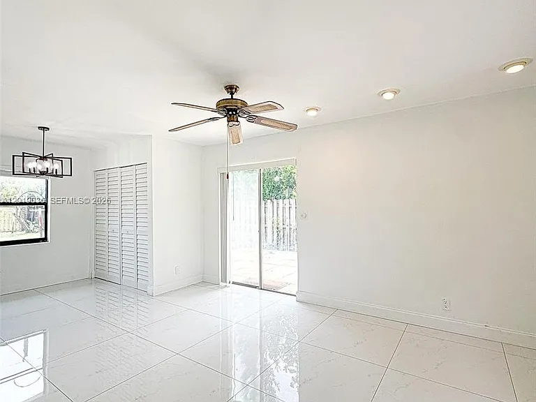 240 NW 36th St — Photo 11