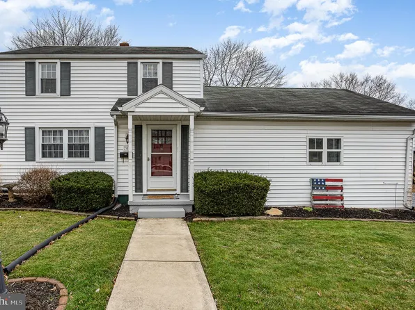 706 W Oak St, Palmyra, PA 17078