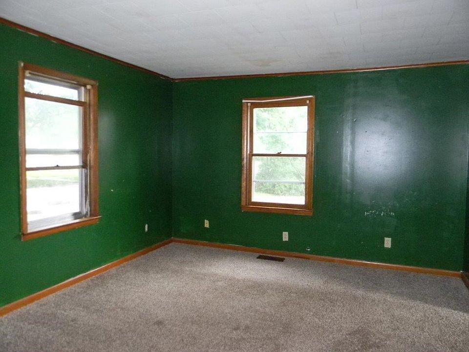 115 W James St, Forrest, IL 61741 Zillow