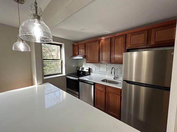 2nd image of 131 Mount Lebanon Blvd #20