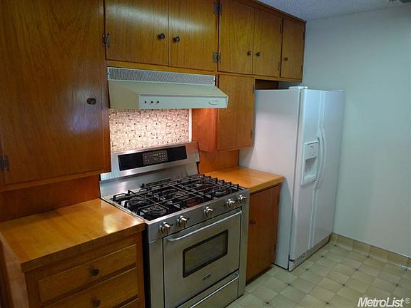 3rd image of 1673 Bowling Green Dr