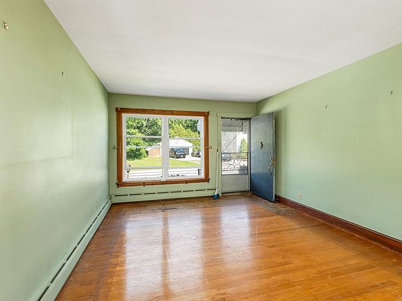 2nd image of 3 Pond Street