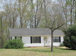 195 Magnolia Ln, La Follette, TN 37766