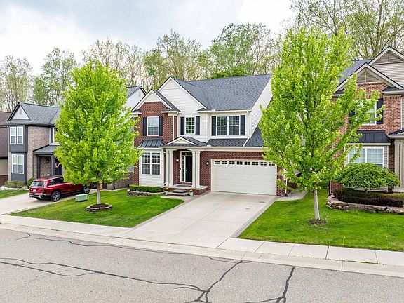 2nd image of 4929 W Stonegate Cir