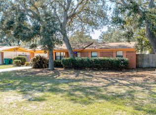 47 11th St, Shalimar, FL 32579