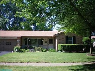 1697 Pin Oak Dr, Columbus, OH 43229