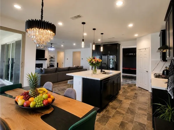 1512 Yucca Ct, Calimesa, CA 92320