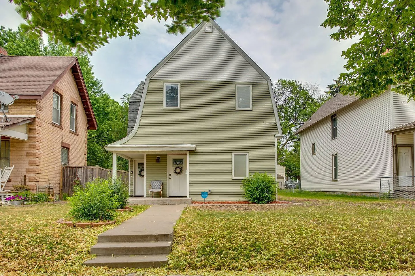 1811 Quincy St NE — Photo 1