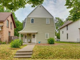 1811 Quincy St NE