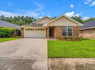 21 Easton St, Cantonment, FL 32533