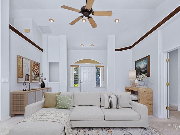 3rd image of 2338 E Poppy Hills St