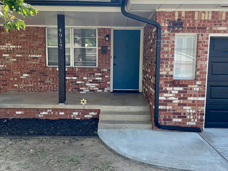Front porch covered