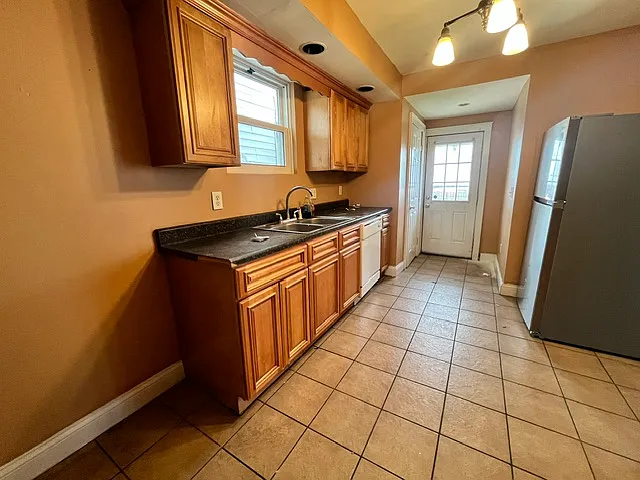 1349 Hildreth Ave — Photo 10