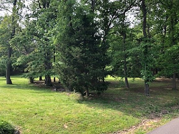 3rd image of 219 Back Nine Dr