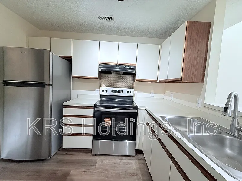 1 bed, 1.5 bath, 900 sqft, $1,100 — Photo 4